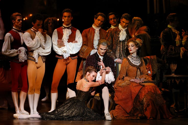 2023 06-HIST-©Loboff-2307_HISTOIRE MANON_Kenneth MacMillan_Ludmila Pagliero Grégory Dominiak Laure-Adélaïde Boucaud (c) Svetlana Loboff OnP