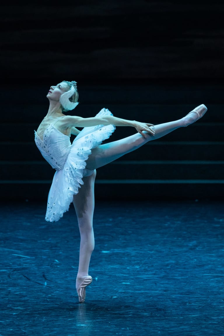 LAC2223_YKellerman_1216_S0509_LAC DES CYGNES_Rudolf Noureev_Myriam Ould-Braham (Odette) (c) Yonathan Kellerman OnP