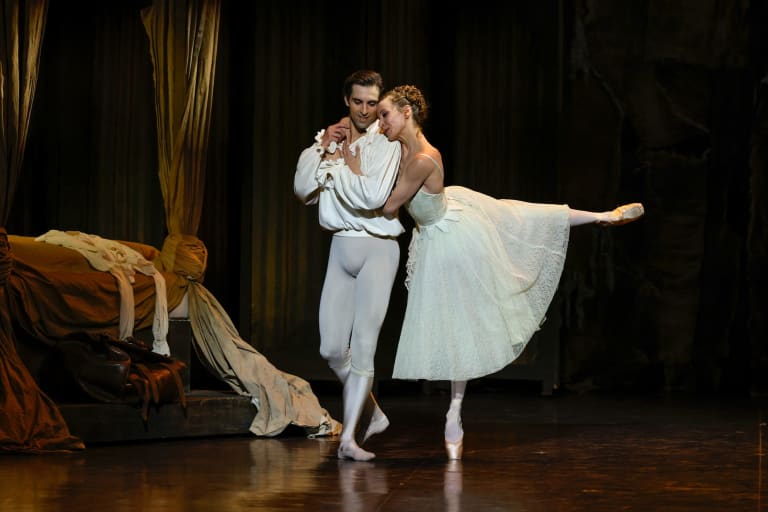 2023 06-HIST-©Loboff-2342_HISTOIRE MANON_Kenneth MacMillan_Ludmila Pagliero Marc Moreau (c) Svetlana Loboff OnP