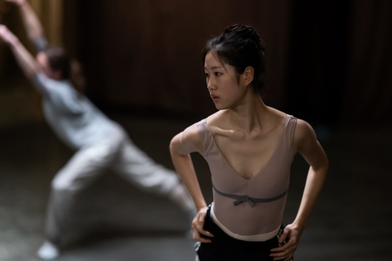 DSC_9854_ DANSEURS CHOREGRAPHES_ MINUIT_ Yvon Demol_Seojun Yoon (c) Julien Benhamou OnP  (c) Julien Benahmou OnP