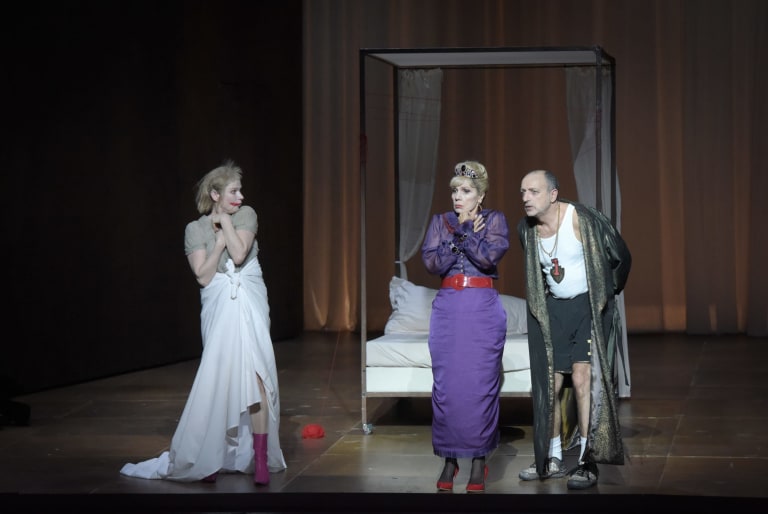 Yvonne, princesse de Bourgogne (saison19/20) - 1