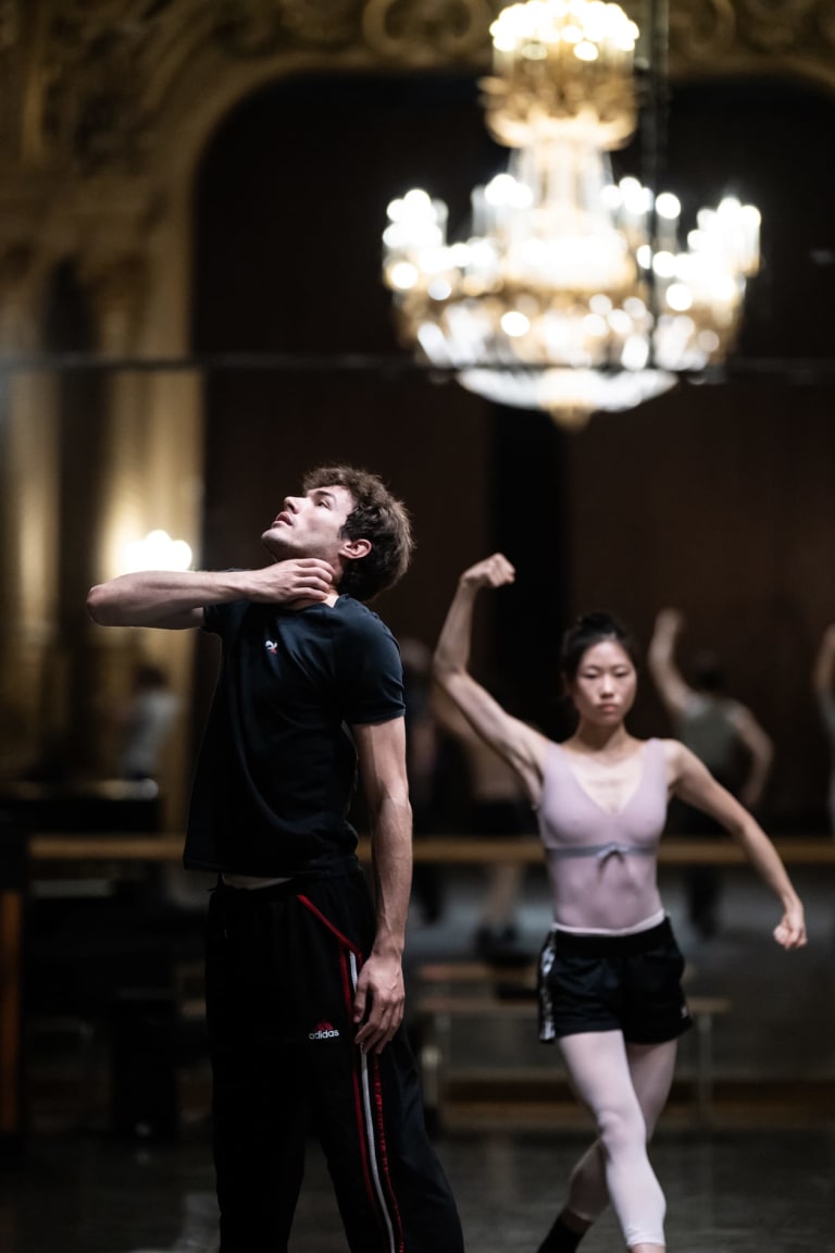 DSC_0028_ DANSEURS CHOREGRAPHES_ MINUIT_ Yvon Demol_M Avêque Seojun Yoon (c) Julien Benhamou OnP  (c) Julien Benahmou OnP