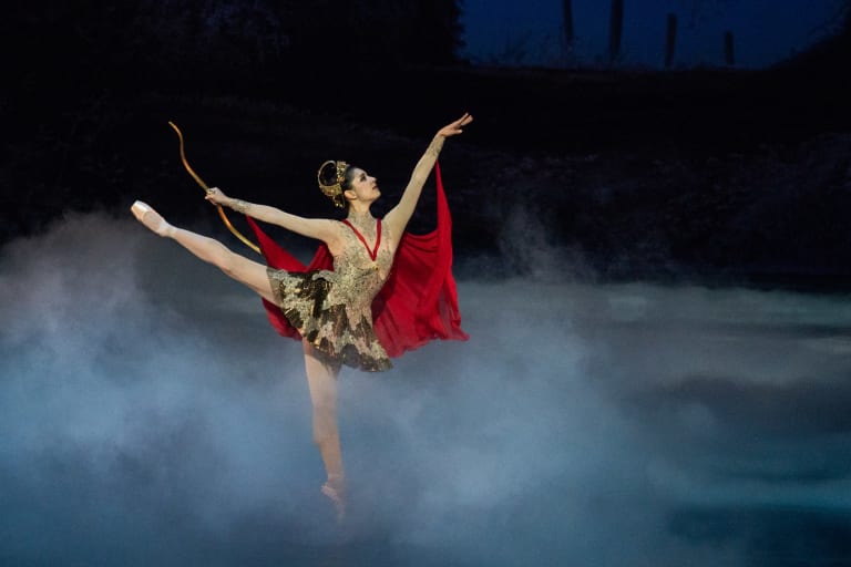 SONGE2122_0629_YKellerman_S0310_LE SONGE D'UNE NUIT D'ETE_GEORGE BALANCHINE_Célia Drouy (Hippolyta) (c) Yonathan Kellerman OnP