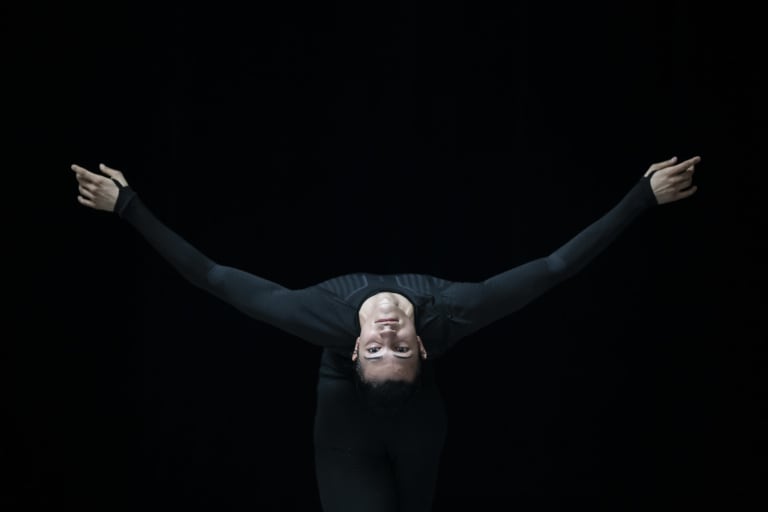 DSC_7207_DANSEURS CHOREGRAPHES_0'00_Axel Ibot_Enzo Saugar (c) Julien Benhamou OnP