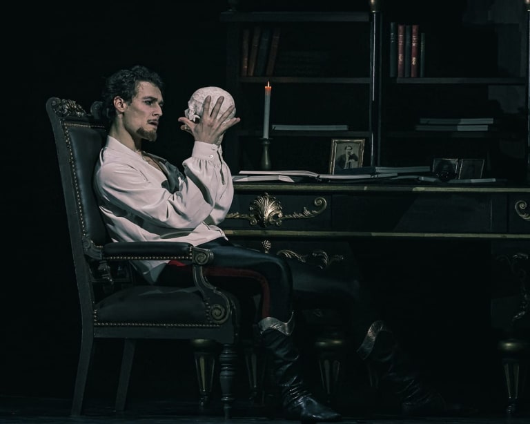 MHB_9673_MAYERLING_K MacMillan_H Marchand (c) Maria Helena Buckley OnP