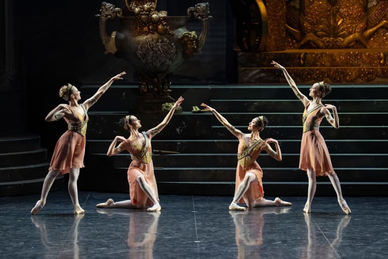 Sylvia (saison 24/25) - 3