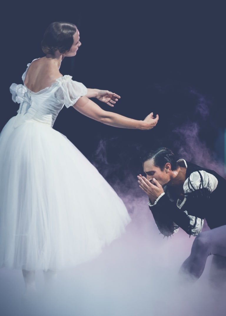 MHB_2914_GISELLE_Coralli Perrot_Léonore Baulac et Marc Moreau © Maria-Helena Buckley