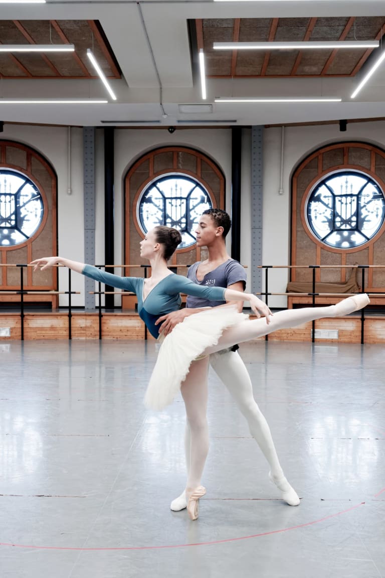 250203-BONP-Belle-Rep-325_1 copie_BELLE AU BOIS DORMANT_R Noureev_Bleuenn Battistoni Guillaume Diop (c) Agathe Poupeney OnP