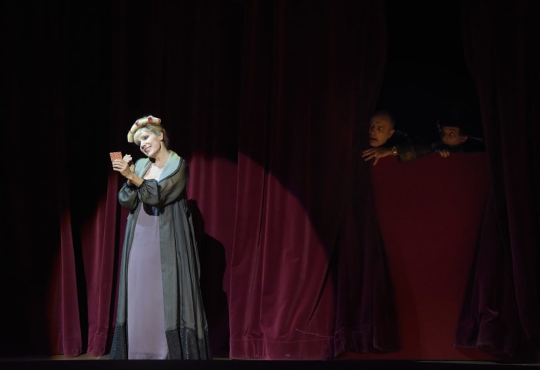 Yvonne, princesse de Bourgogne (saison19/20) - 6