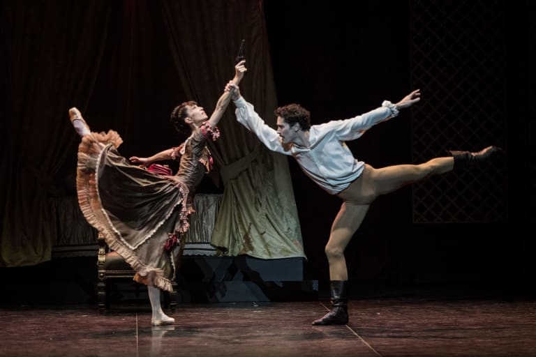-1625_MAYERLING_Kenneth MacMillan_Hannah O'Neill (Mary Vestsera) Stéphane Bullion (Rodolphe) (c) ann ray OnP