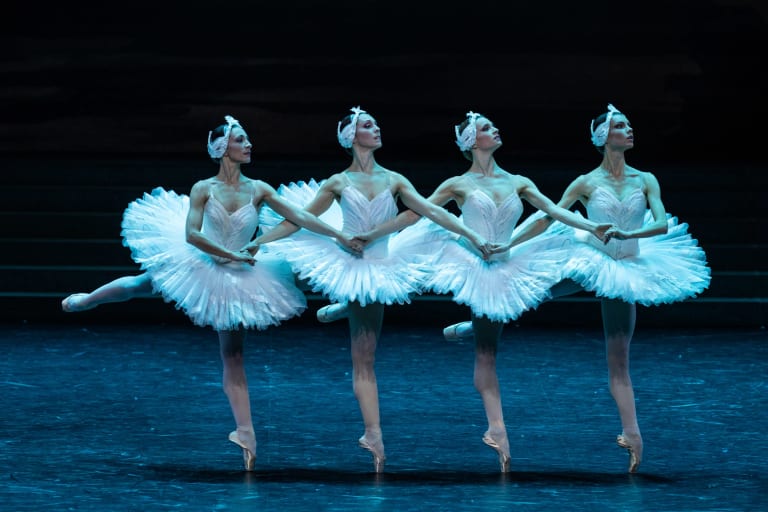 2223LAC_YKellerman_1208_G0434_LAC DES CYGNES_Rudolf Noureev_Marine Ganio_C Robert_A Philbert_B Battistoni (c) Yonathan Kellerman OnP