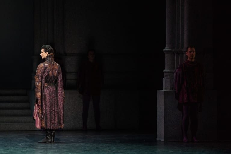 2223LAC_YKellerman_1202_PG0147_LAC DES CYGNES_Rudolf Noureev_Pablo Legasa (Wolfgang - Rothbart) (c) Yonathan Kellerman OnP