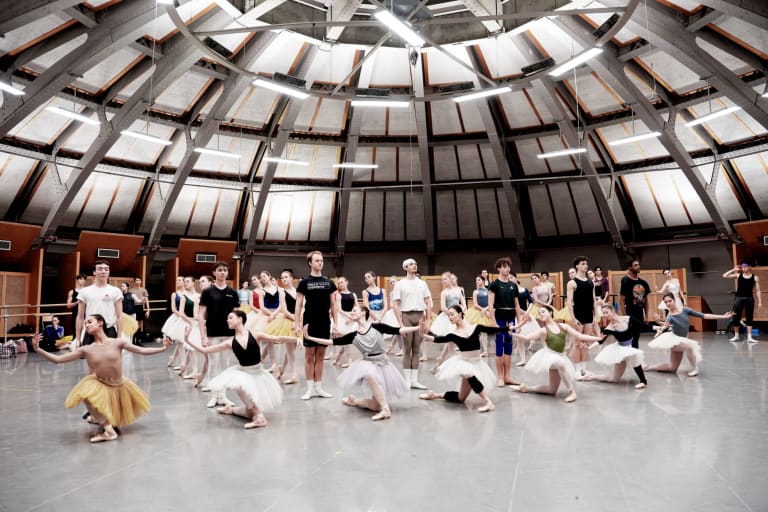 250203-BONP-Belle-Rep-239_1_BELLE AU BOIS DORMANT_R Noureev_Le Corps de ballet (c) Agathe Poupeney OnP