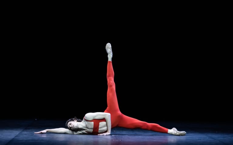 _DSC0383_OISEAU DE FEU_Maurice Béjart_Mathieu Ganio (c) Julien Benhamou OnP