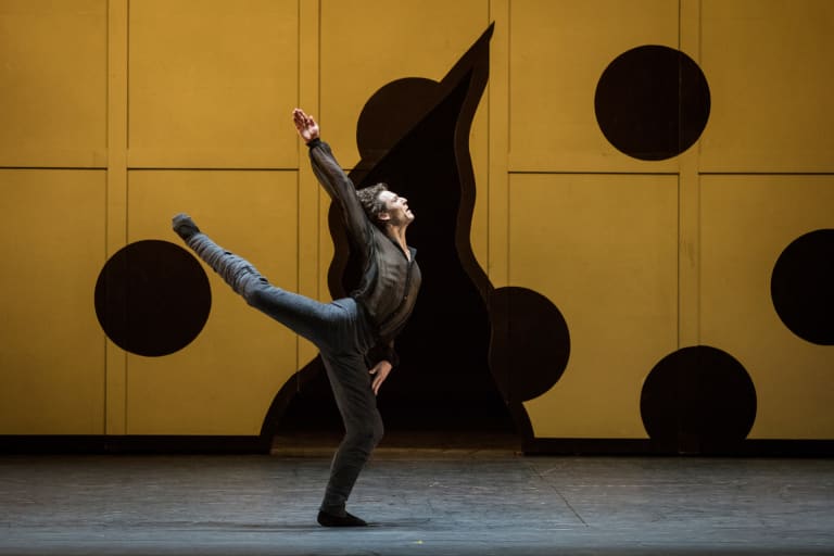 4_ann-ray-MatsEk-1ere-1773_CARMEN_MATS-EK_Hugo-Marchand-(Don-José)-(c)-Ann-Ray-OnP