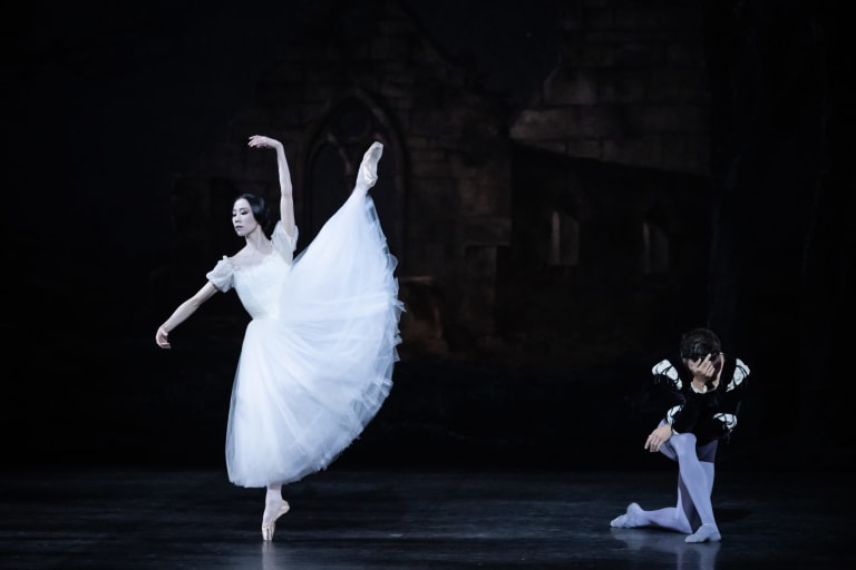 _Z9Z5935_GISELLE_Coralli Perrot_Sae Eun Park Germain Louvet (c) Julien Benhamou OnP