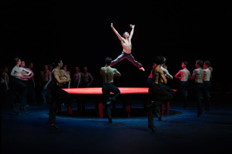 2223BEJART_0510_YKellerman_0572_BOLERO_Maurice Béjart_Mathias Heymann (c) Yonathan Kellerman OnP