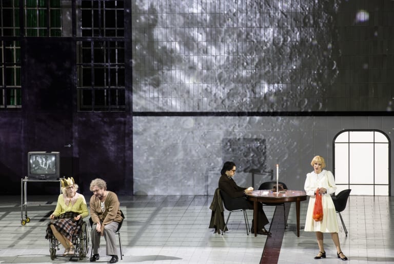 Hamlet 22-23 © Bernd Uhlig - OnP (2)