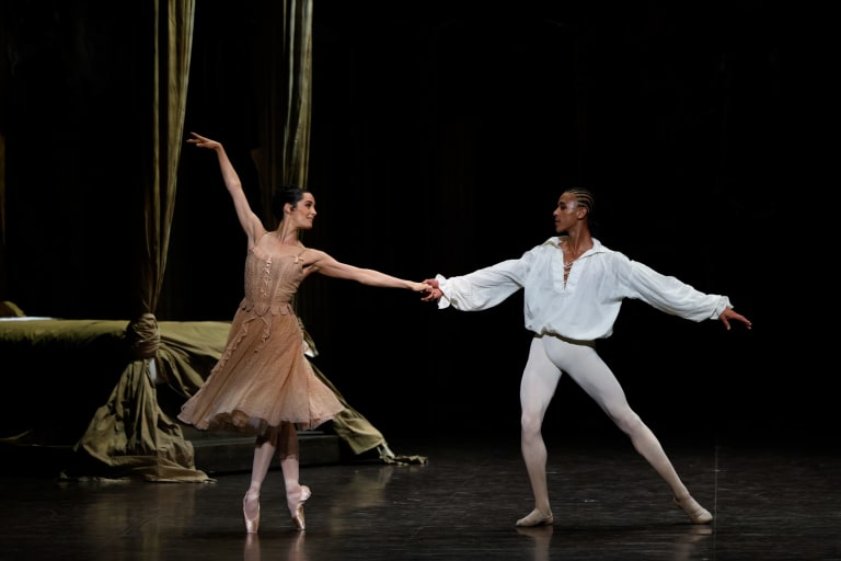 2023 06-HIST-©Loboff-2492_HISTOIRE MANON_Kenneth MacMillan_Amandine Albisson Guillaume Diop (c) Svetlana Loboff OnP