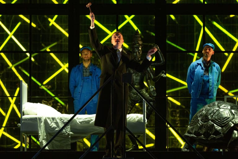 The Rake's Progress (saison 24/25) - 16