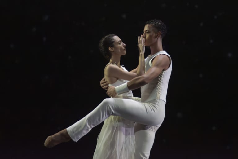 25112901-07BF__O ZLOZONYO COMPOSITE_Trisha Brown_Dorothée Gilbert  et Guillaume Diop © Benoîte FantonOnP