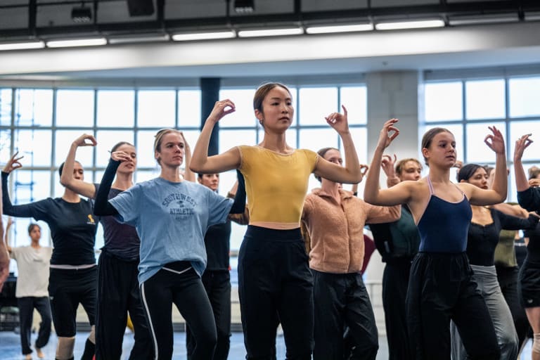 NOTREDAME_251113_YKellerman_R1510_NDP_Roland Petit_Saki Kuwabara (en jaune) (c) Yonathan Kellerman OnP