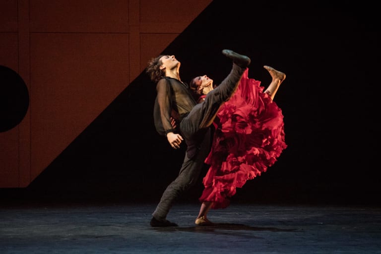 6_ann-ray-MatsEk-1ere-1701_CARMEN_MATS-EK_Marine-Ganio-(Carmen)-Hugo-Marchand-(Don-José)-(c)-Ann-Ray-OnP