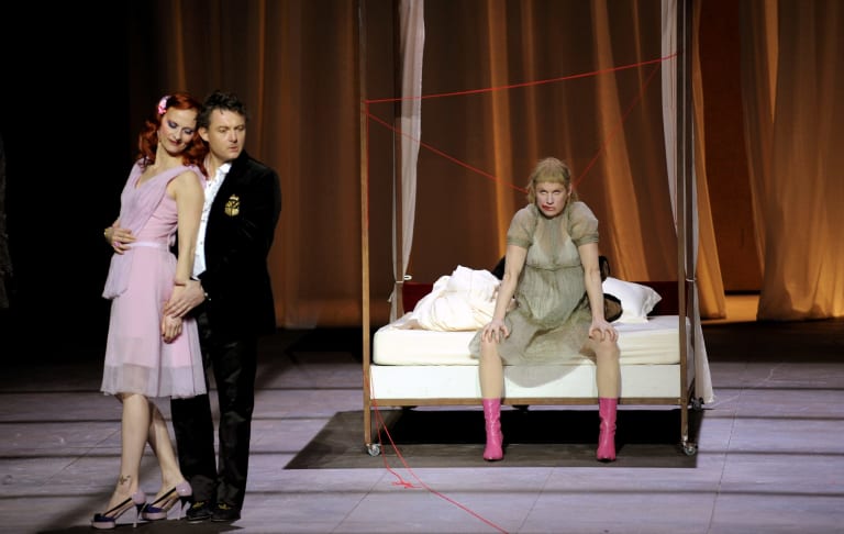 Yvonne, Princesse de Bourgogne - 2