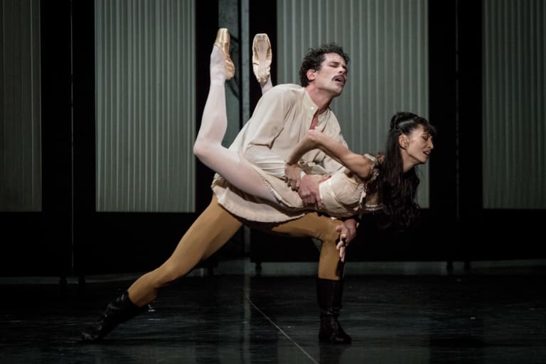 -1761_MAYERLING_Kenneth MacMillan_Hannah O'Neill (Mary Vestsera) Stéphane Bullion (Rodolphe) (c) ann ray OnP