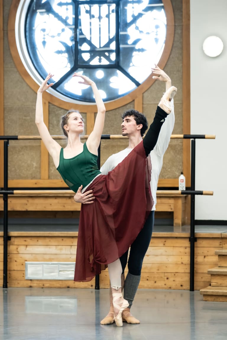 Z8Z_5799_ONEGUINE_John Cranko_Nais Duboscq Pablo Legasa (c) Julien Benhamou OnP