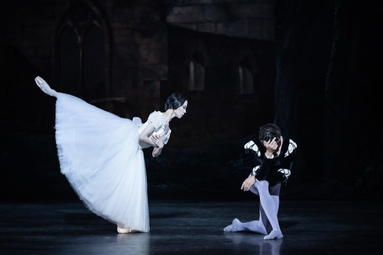 _Z9Z5924_GISELLE_Coralli Perrot_Sae Eun Park Germain Louvet (c) Julien Benhamou OnP