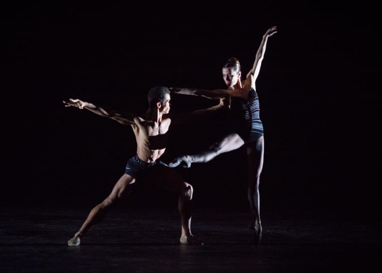 ann-ray-jiri-kylian-AP-1474_STEPPING STONES_J Kylian_Ludmila Pagliero Jack Gasztowtt (c) ann ray OnP