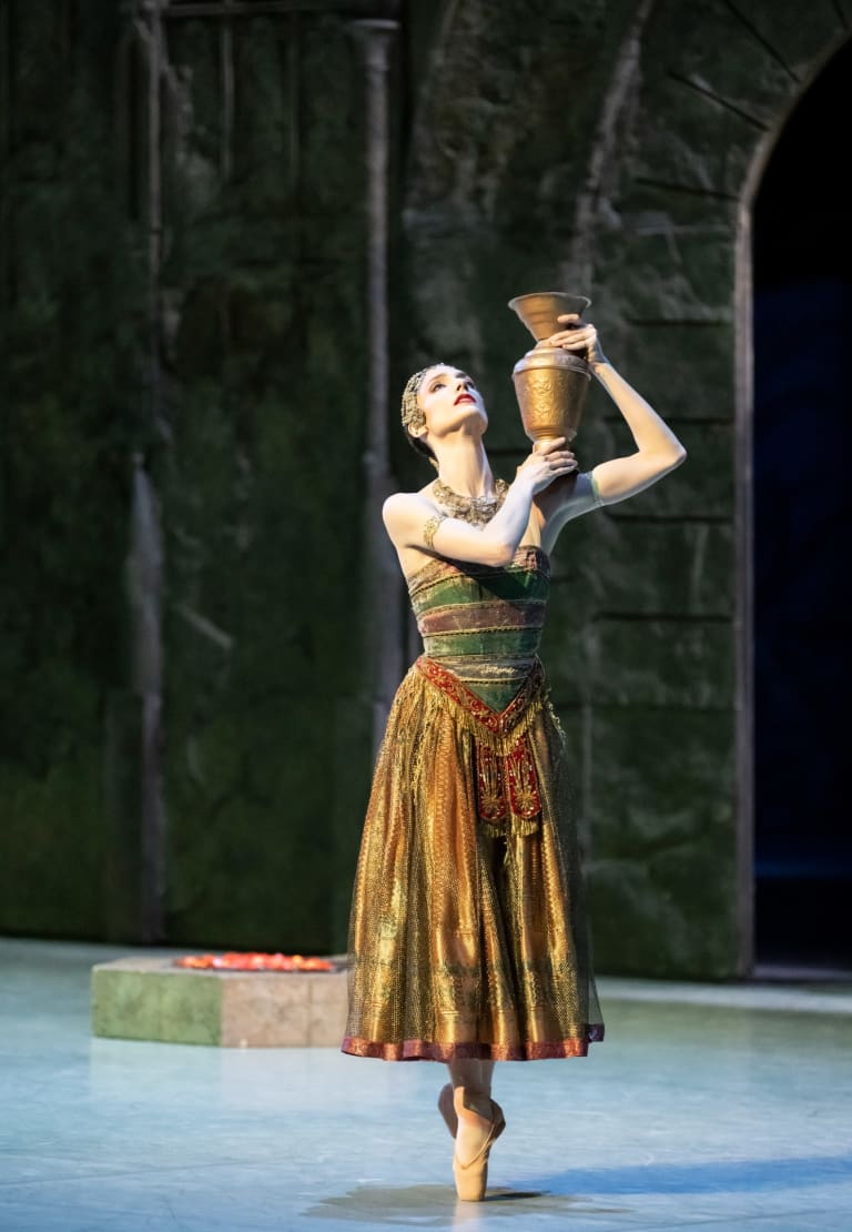 2_DSC7193_BAYADERE_NOUREEV_Dorothée Gilbert (Nikiya) (c) Julien Benhamou OnP