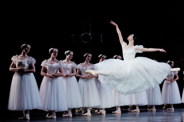 2122-120_GISELLE_Jean CORALLI Jules PERROT_ Alice Renavand (Giselle) (c) Agathe Poupeney OnP