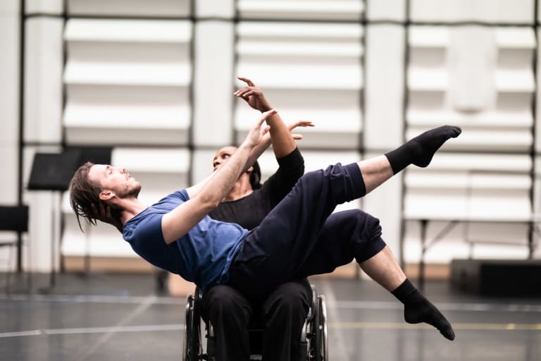DSC_1650HD_DANSEURS CHOREGRAPHES_A PERTE DE VUE..._ Maxime Thomas_Gladys Foggea Maxime Thomas (c) Julien Benhamou OnP