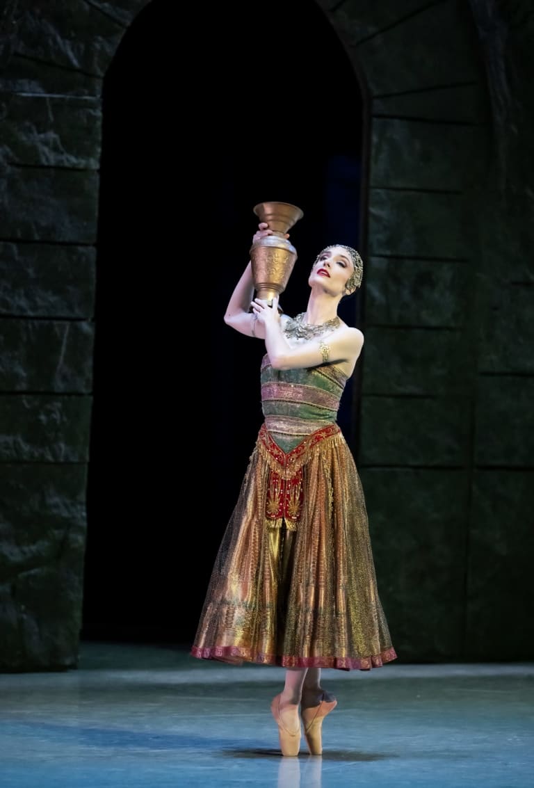 2_DSC5001_BAYADERE_NOUREEV_Dorothée Gilbert (Nikiya) (c) Julien Benhamou OnP