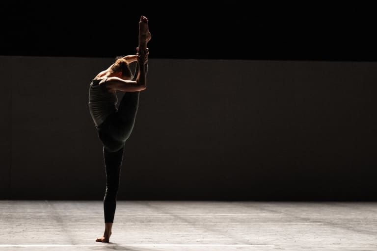 SADEH21_240205_YKellerman_PG0046_SADEH21_Ohad Naharin_M Gautier de Charnacé (c) Yonathan Kellerman OnP