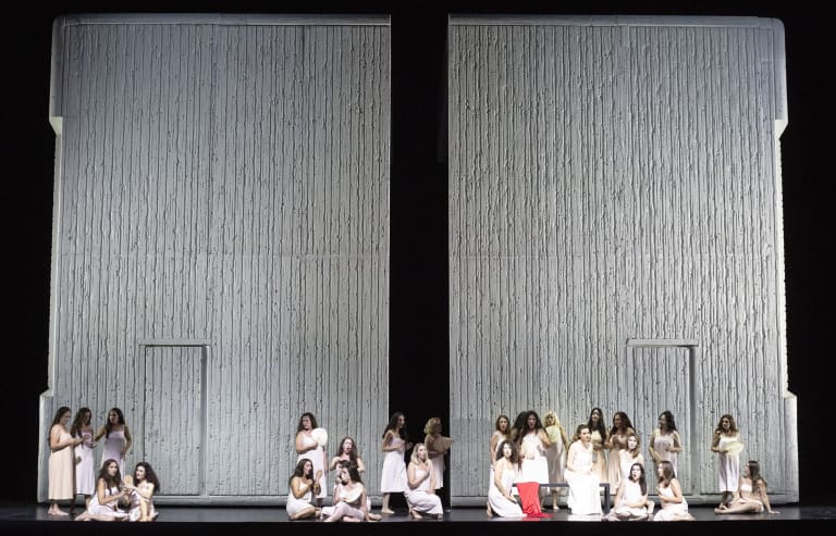 Aida (saison 25/26) - 6