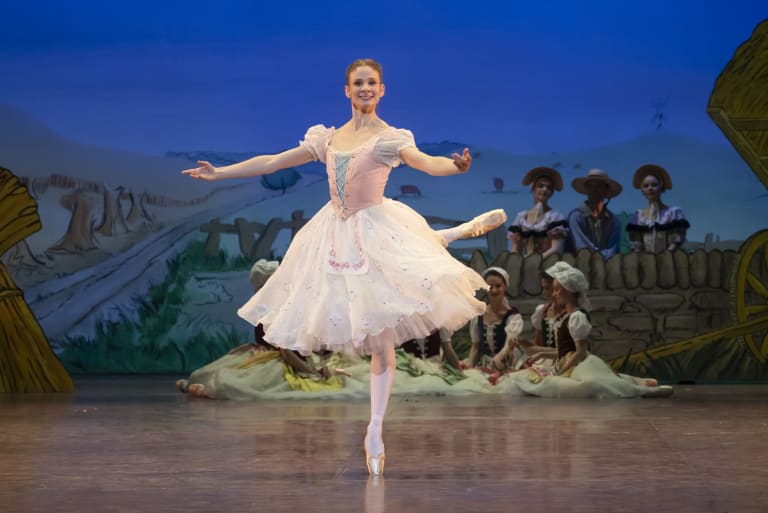 240314-132BF_LA FILLE MAL GARDEE_F Ashton_Léonore Baulac (c) Benoîte Fanton OnP