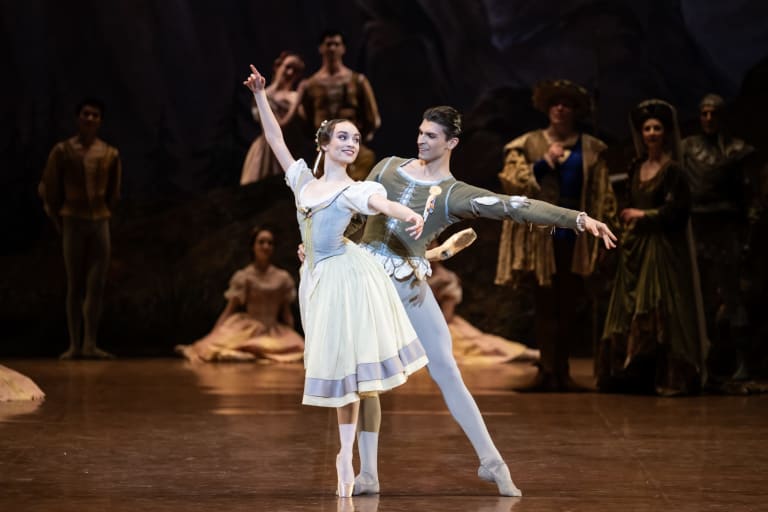 _Z9Z5994_GISELLE_Coralli Perrot_Hortense Mille-Maurin Nicola Di Vico (c) Julien Benhamou OnP