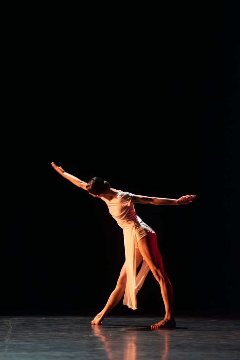25112902-06BF_IF YOU COULDN’T SEE ME_Trisha Brown_Hannah O’Neill © Benoîte FantonOnP