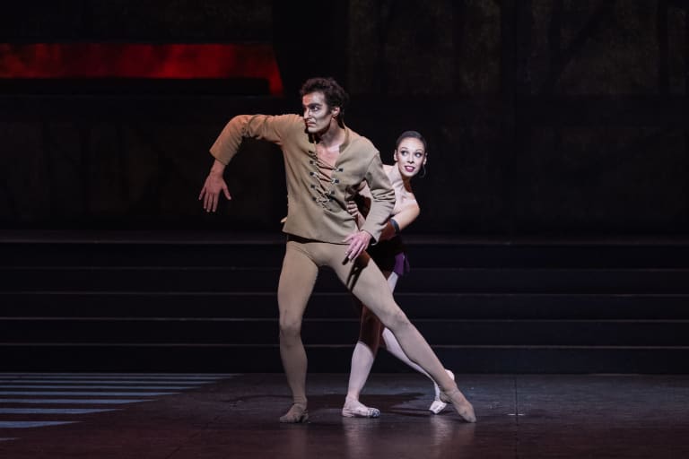 NOTREDAME_Roland Petit_Roxane Stojanov et Jérémy-Loup Quer ©YKellerman_G0874