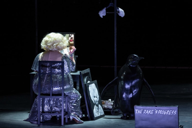 The Rake's Progress (saison 24/25) - 8