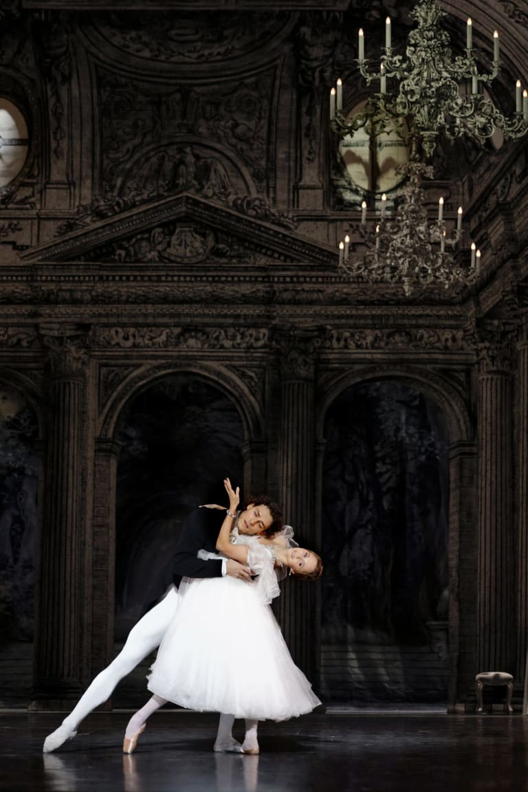 LE ROUGE ET LE NOIR 7