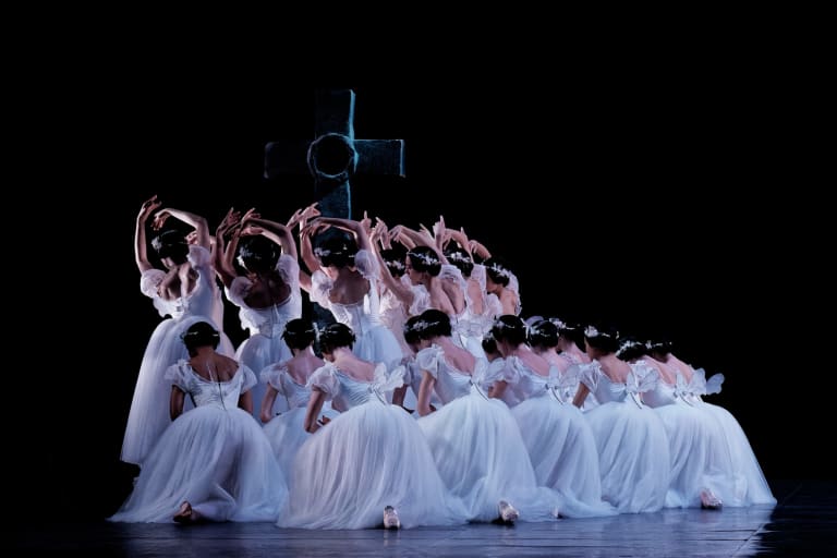 2122-192_GISELLE_Jean CORALLI Jules PERROT_Valentine Colasante (Myrtha) (c) Agathe Poupeney OnP