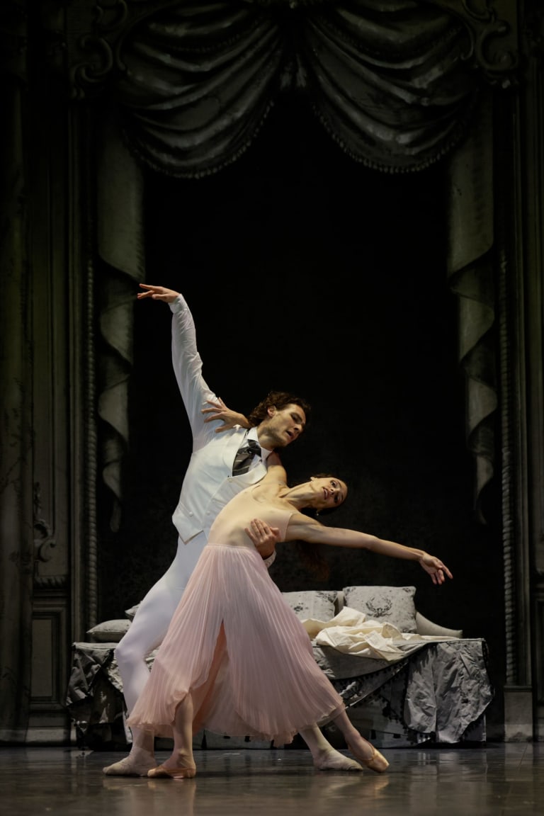 LE ROUGE ET LE NOIR 4