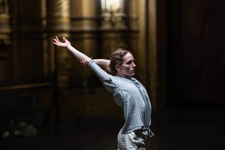 DSC_9862_ DANSEURS CHOREGRAPHES_ MINUIT_ Yvon Demol_Apolline Anquetil (c) Julien Benhamou OnP