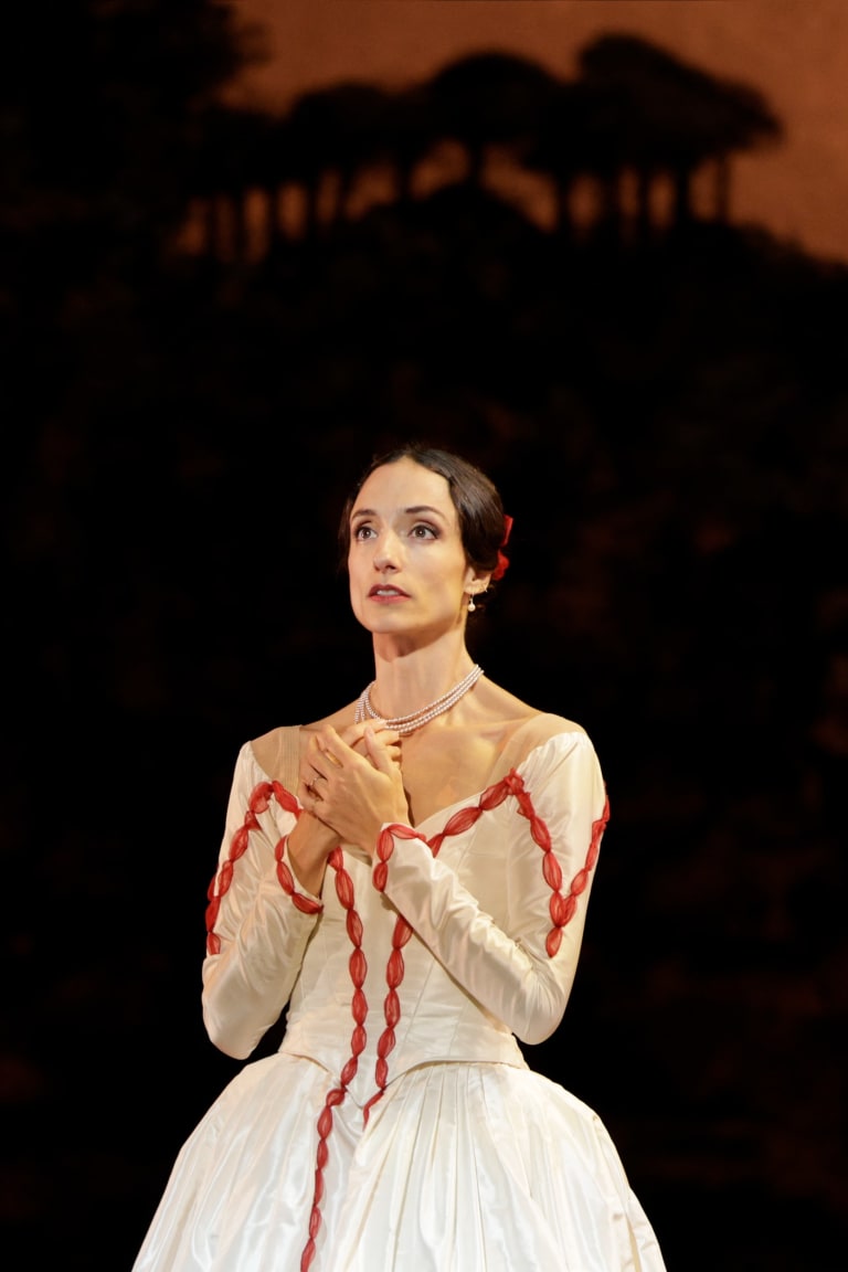 LE ROUGE ET LE NOIR 1