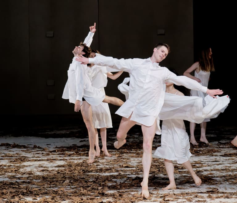 240620-BONP-BB-PG231_BARBE-BLEUE_Pina Bausch_Daniel Stokes Milo Avèque (c) Agathe Poupeney OnP