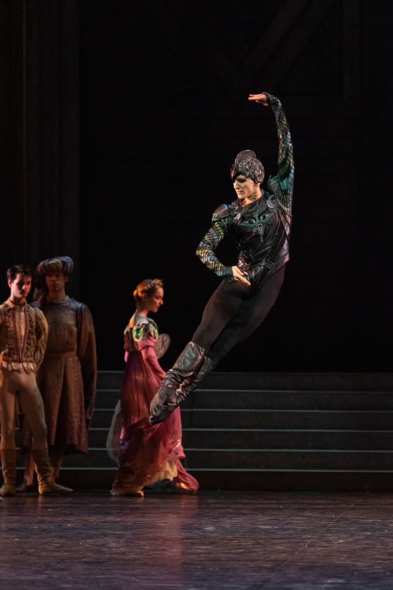 2223LAC_YKellerman_1202_PG0695_LAC DES CYGNES_Rudolf Noureev_Pablo Legasa (Rothbart)  (c) Yonathan Kellerman OnP